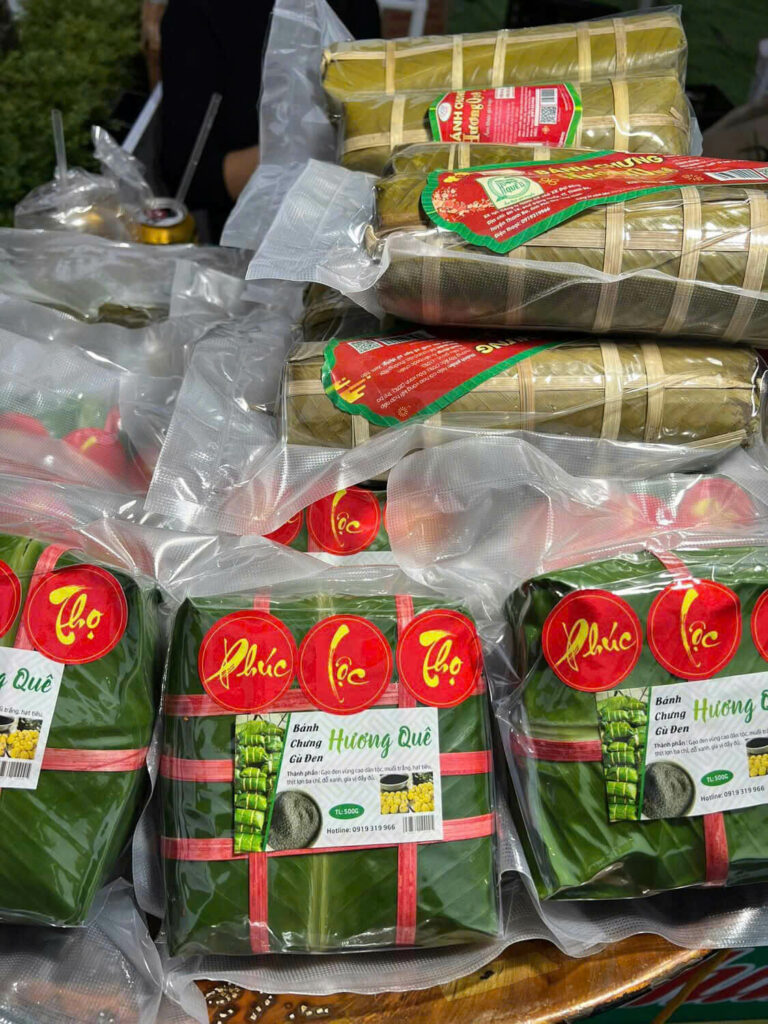 Những chiếc bánh chưng được khách hàng đặt mua